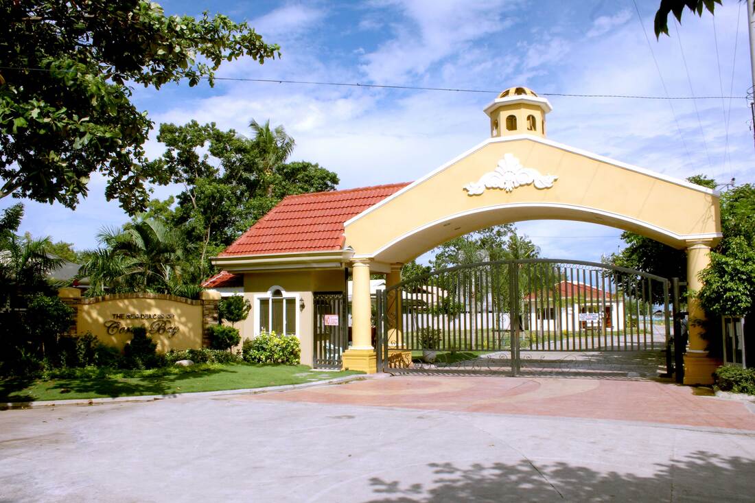 The Residences of Coral Bay Minglanilla Cebu - Main Entrance Actual